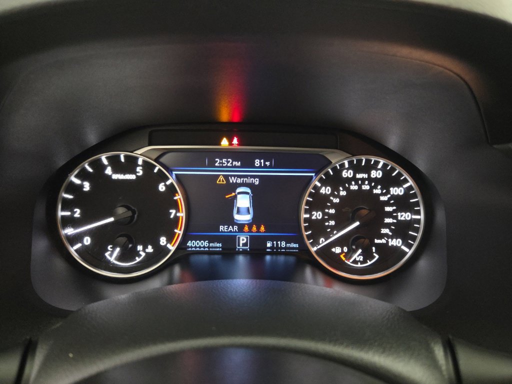 Used 2025 Nissan Altima 2.5 SV FWD image 27