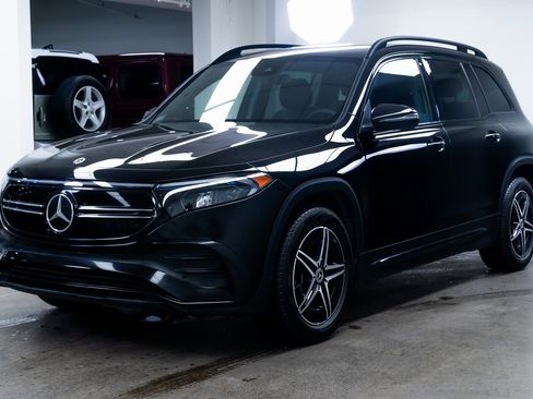 Used 2023 Mercedes-Benz EQB 300 300 image 3