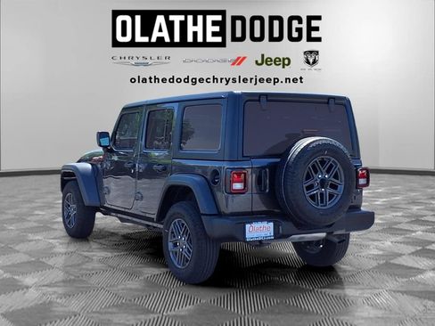 Used 2025 Jeep Wrangler Unlimited Sport AWD/4WD image 3