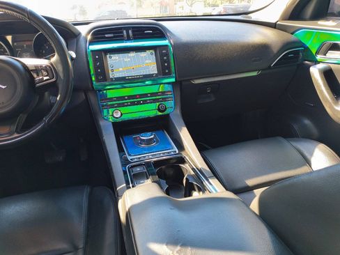 Used 2018 Jaguar F-PACE Premium AWD/4WD image 45