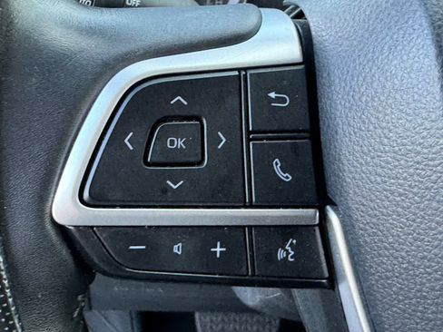 Used 2024 Toyota Highlander XLE image 13