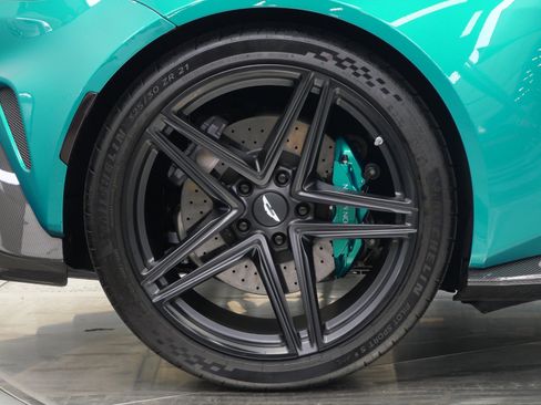 Used 2025 Aston Martin V8 Vantage Coupe image 49