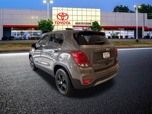 Used 2021 Chevrolet Trax LT AWD/4WD image 32