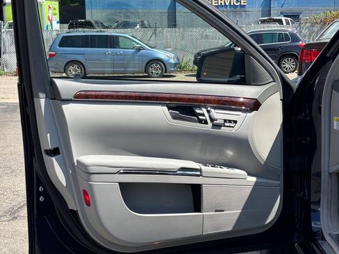 Used 2013 Mercedes-Benz S 550 image 9
