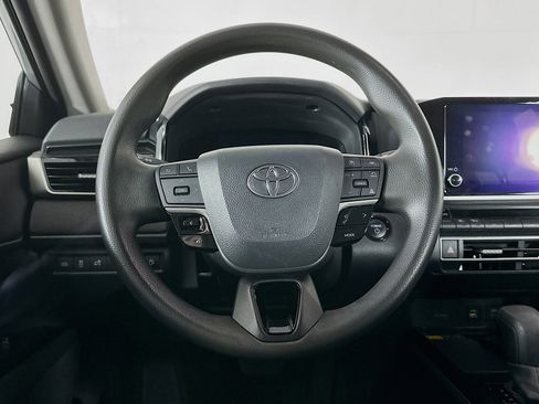 Used 2025 Toyota Camry LE image 18