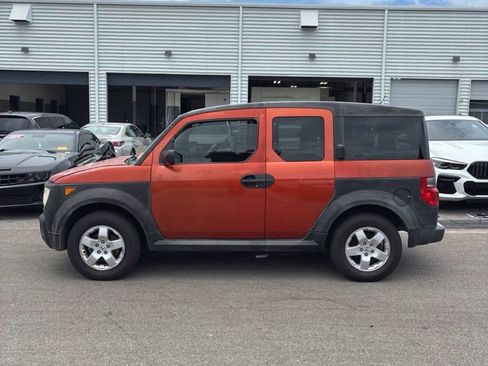 Used 2005 Honda Element EX image 2