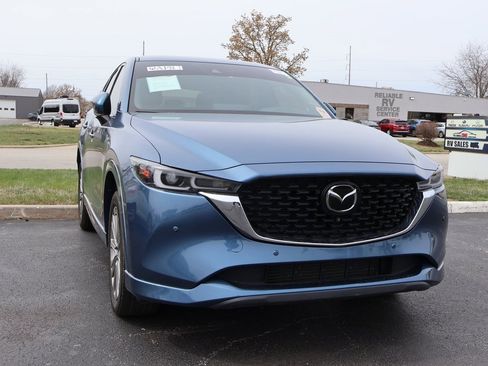 Used 2023 MAZDA CX-5 Signature image 3