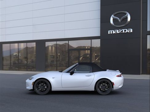 New 2026 MAZDA MX-5 Miata Club RWD image 3
