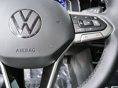 Used 2025 Volkswagen Jetta SEL FWD image 19