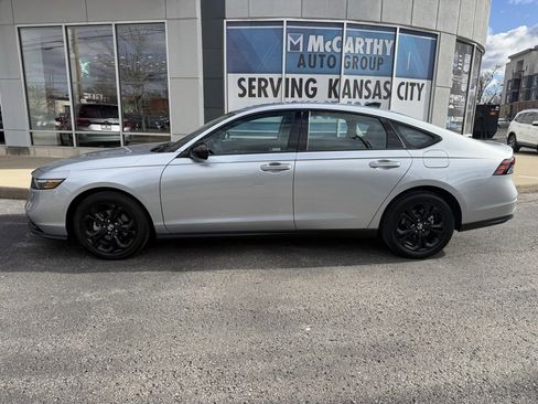 Used 2025 Honda Accord SE image 2