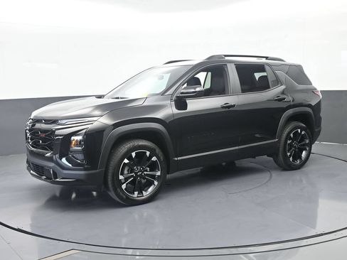 Used 2025 Chevrolet Equinox RS FWD image 2