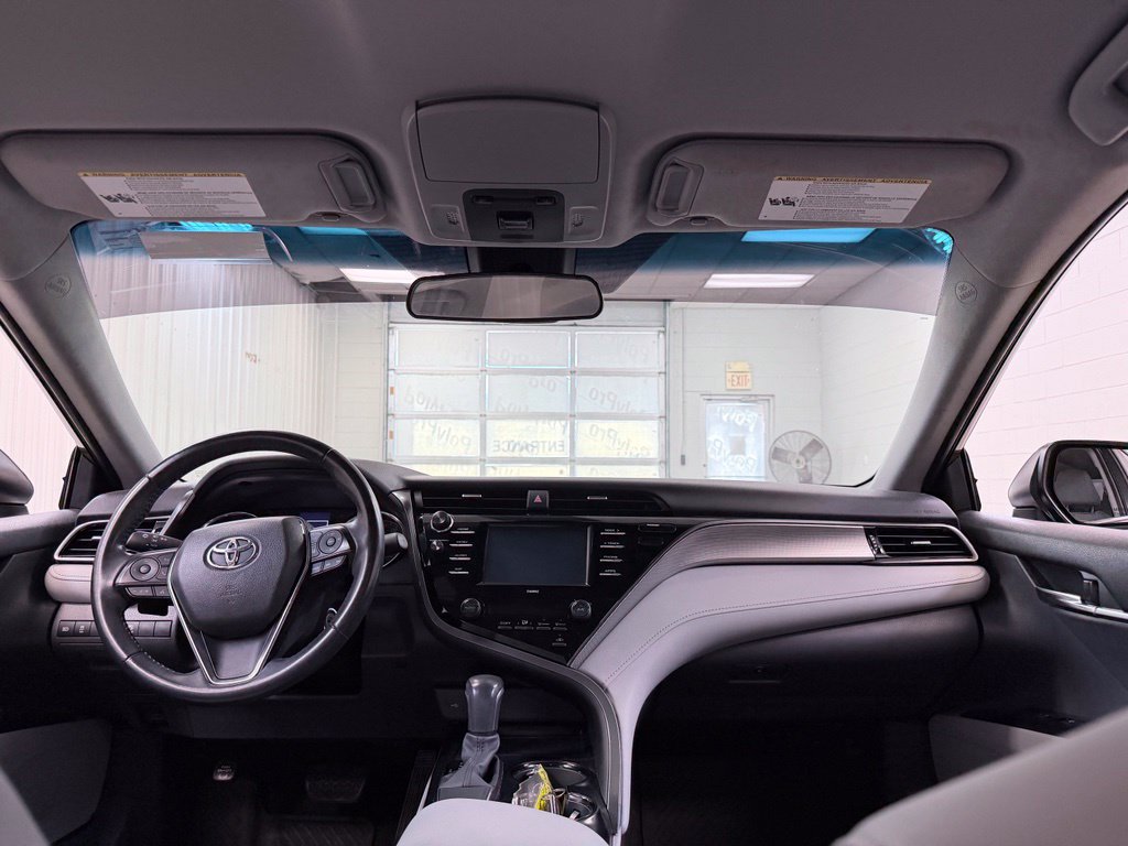 Used 2020 Toyota Camry SE FWD image 25