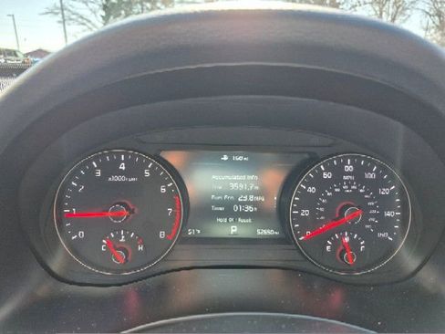 Used 2017 Kia Cadenza Technology image 24