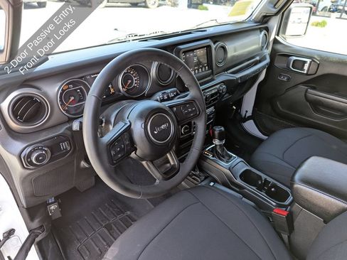 Used 2023 Jeep Wrangler Sport AWD/4WD image 15