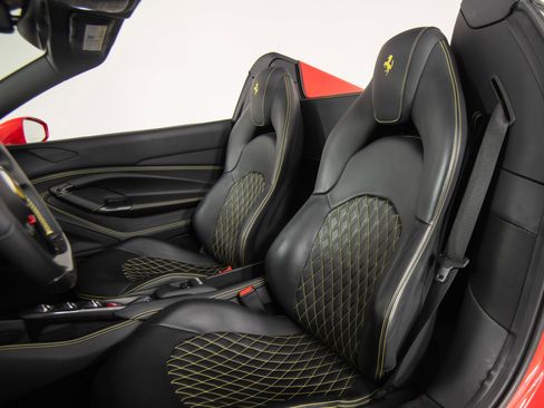 Certified 2022 Ferrari F8 Tributo image 35