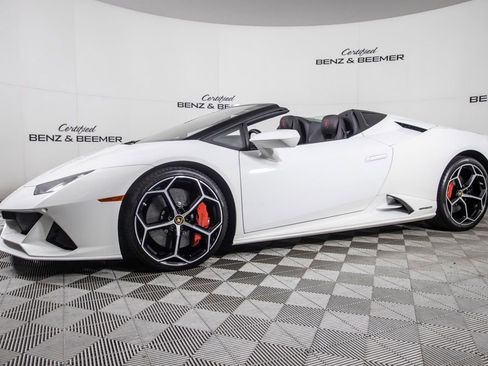 Used 2020 Lamborghini Huracan EVO image 9