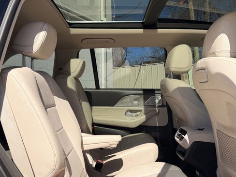 Used 2020 Mercedes-Benz GLS 450 4MATIC image 18