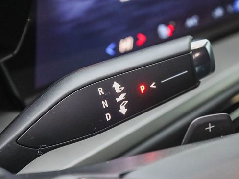 Used 2026 Chevrolet Traverse LT w/ Driver Confidence Package image 18