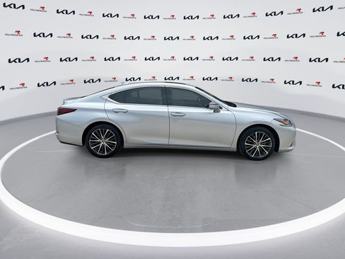 Used 2023 Lexus ES 350 w/ Premium Package FWD image 9