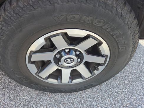 Used 2021 Toyota 4Runner TRD Off-Road AWD/4WD image 13