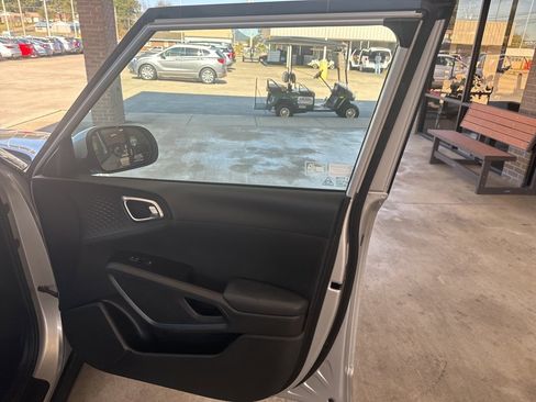 Used 2020 Kia Soul S image 18