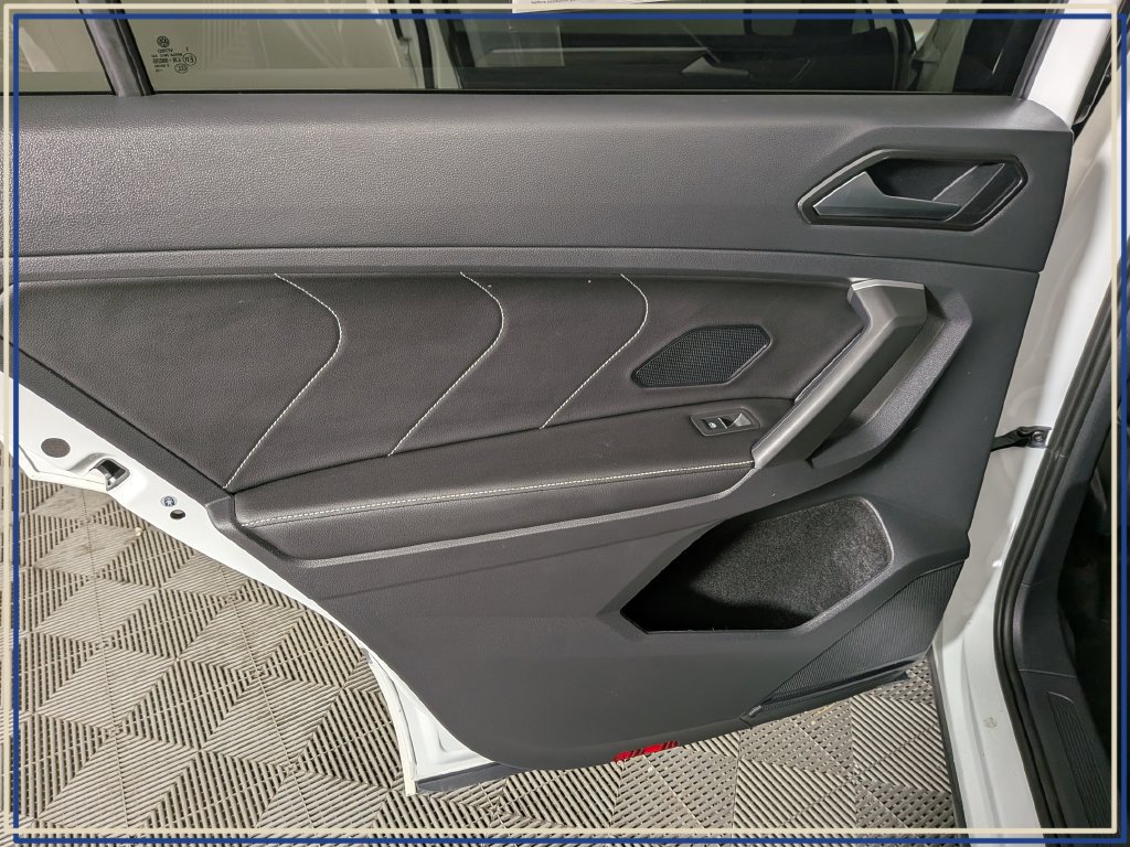 Used 2024 Volkswagen Tiguan SEL R-Line AWD/4WD image 32