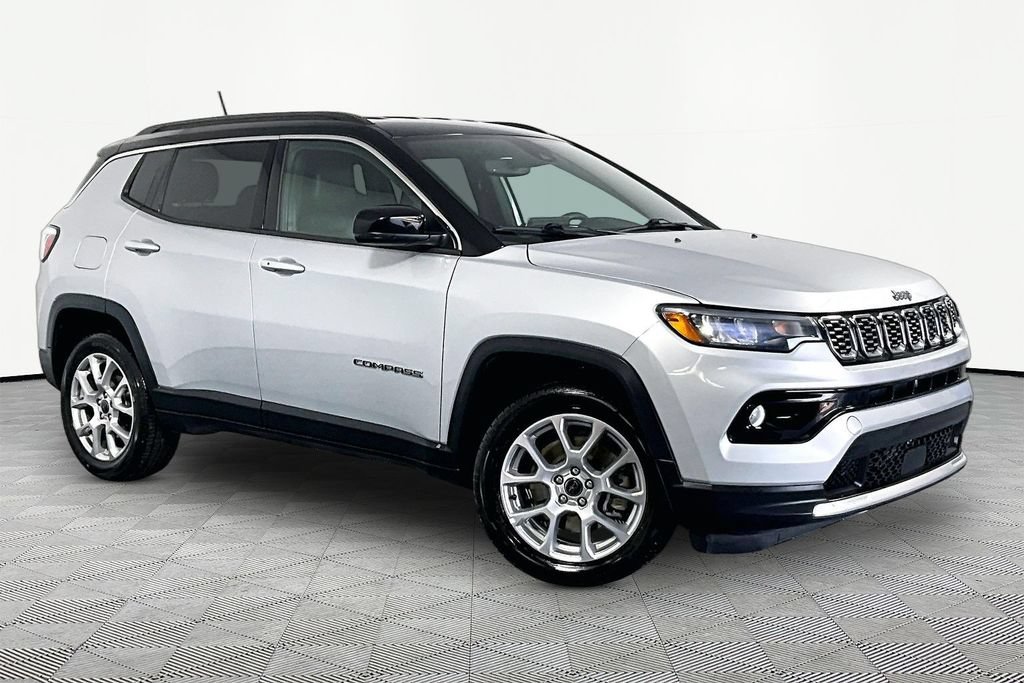 Used 2025 Jeep Compass Limited AWD/4WD image 1