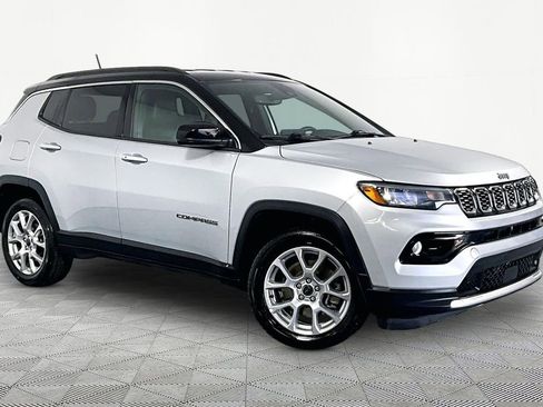 Used 2025 Jeep Compass Limited AWD/4WD image 1