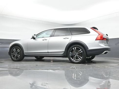 Used 2018 Volvo V90 T5 Cross Country w/ Plus Package AWD/4WD image 14