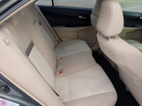 Used 2013 Toyota Camry LE image 27