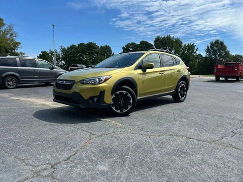Used 2023 Subaru Crosstrek 2.0i Premium AWD/4WD image 3