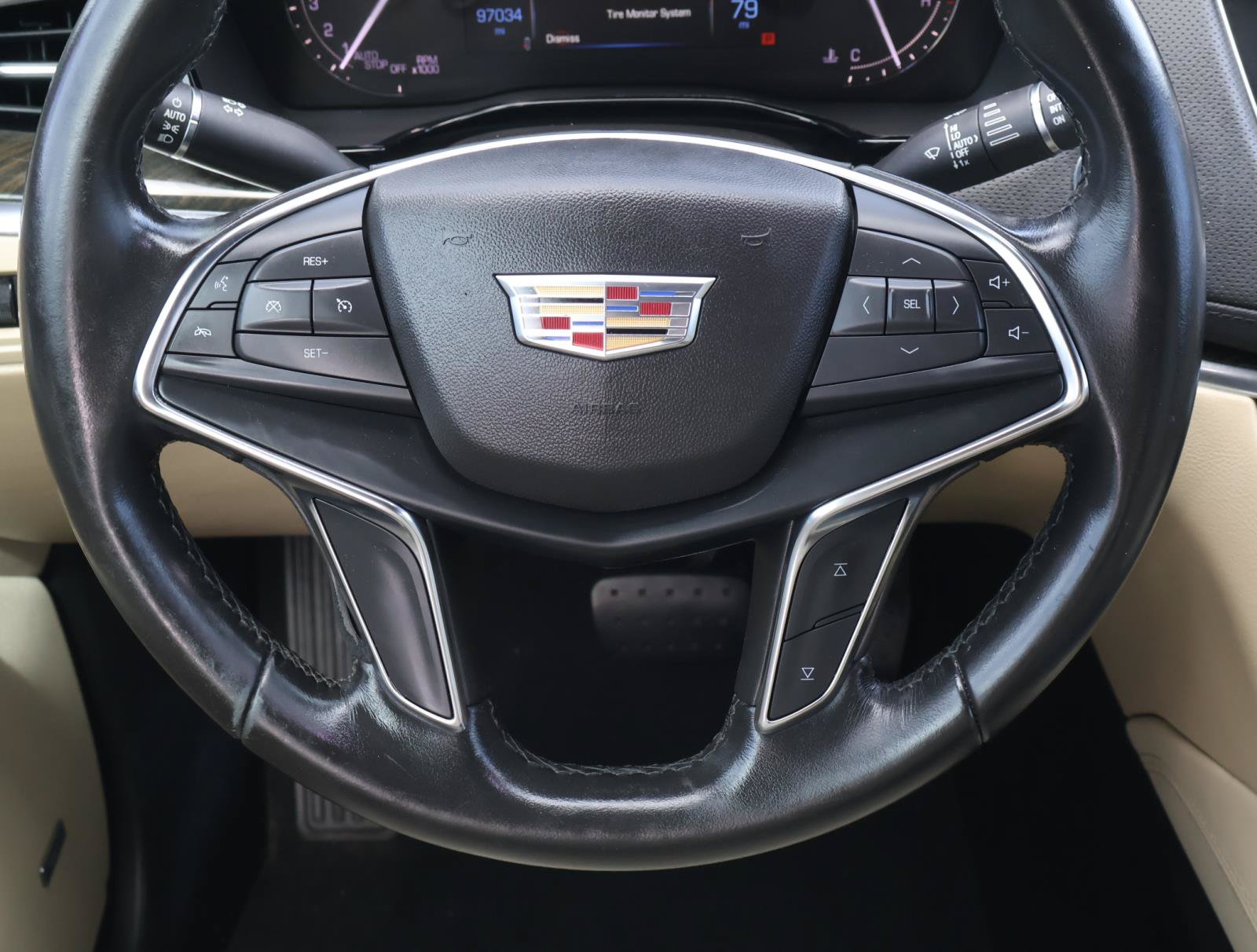 Used 2019 Cadillac XT5 FWD image 12