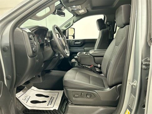 Used 2024 Chevrolet Silverado 2500 Custom w/ Custom Value Package image 9