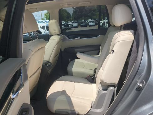 Used 2022 Cadillac XT6 Premium Luxury w/ Technology Package FWD image 26