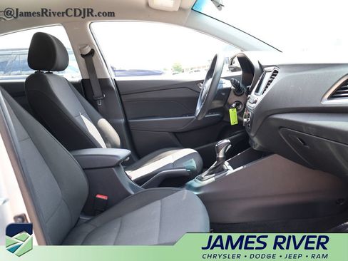 Used 2019 Hyundai Accent SEL w/ Cargo Package FWD image 8
