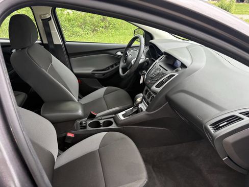 Used 2014 Ford Focus SE FWD image 33