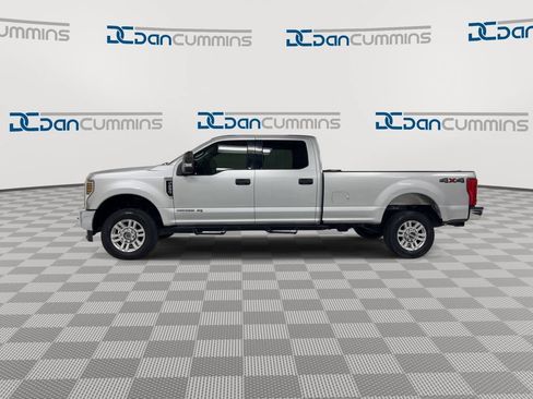 Used 2017 Ford F250 XLT AWD/4WD image 5