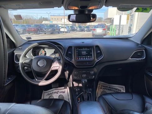 Used 2022 Jeep Cherokee Trailhawk w/ Comfort/Convenience Group image 8