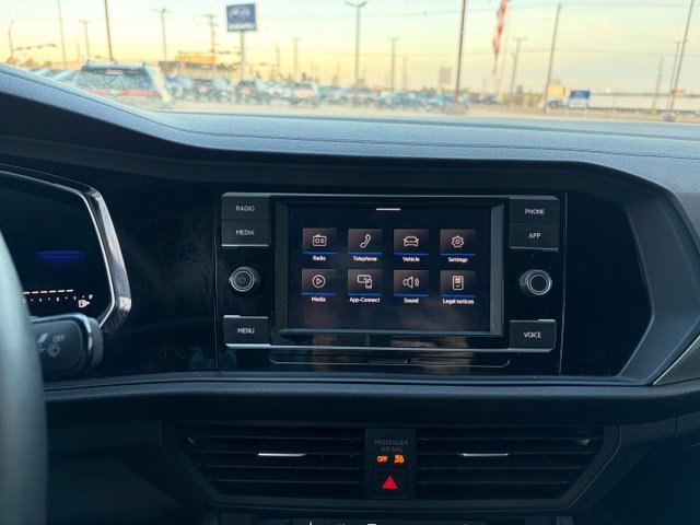 Used 2024 Volkswagen Jetta Sport FWD image 10