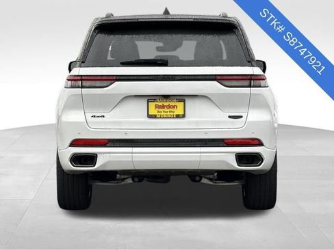 New 2025 Jeep Grand Cherokee Summit image 5