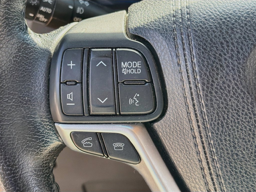 Used 2016 Toyota Sienna XLE FWD image 18