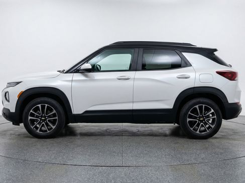 Used 2025 Chevrolet TrailBlazer LT image 5