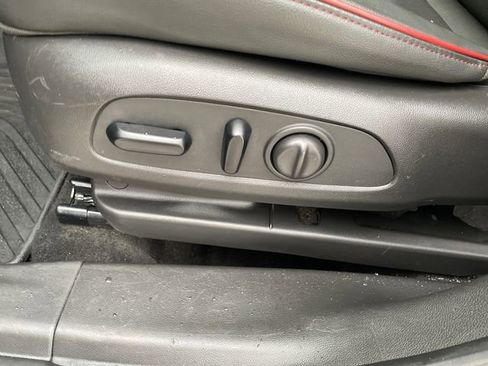 Used 2024 Chevrolet TrailBlazer RS image 40