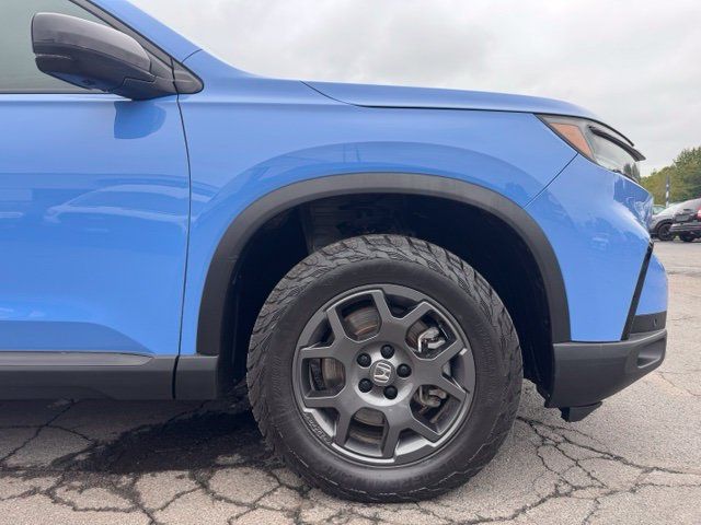 Used 2024 Honda Pilot TrailSport image 11