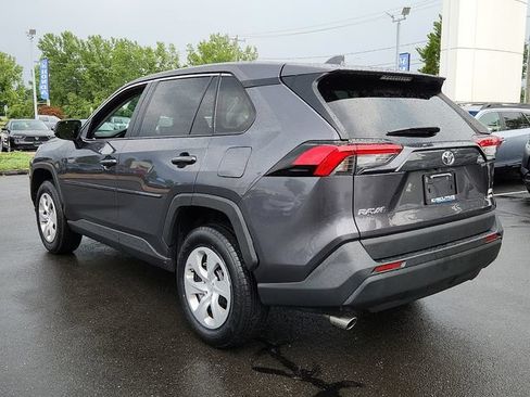 Used 2024 Toyota RAV4 LE AWD/4WD image 4