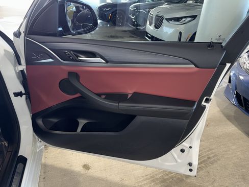 Certified 2024 BMW X3 xDrive30i w/ Premium Package image 9