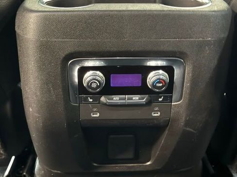 Used 2022 GMC Yukon Denali image 36