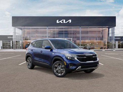 New 2026 Kia Seltos LX FWD image 8