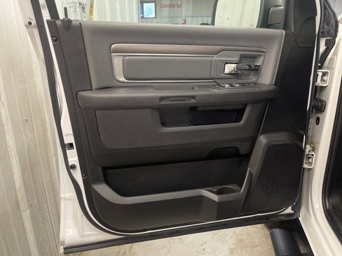 Used 2022 RAM 1500 Classic SLT w/ Electronics Convenience Group AWD/4WD image 15