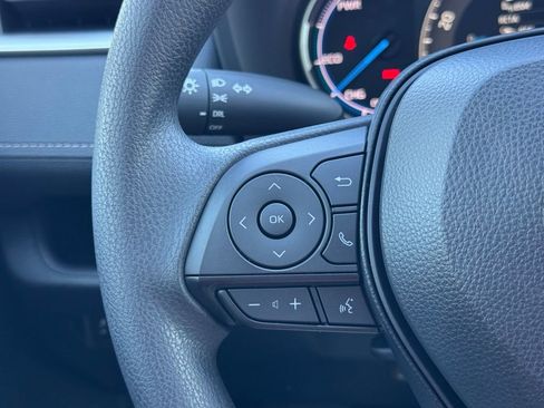 Certified 2025 Toyota RAV4 LE image 19